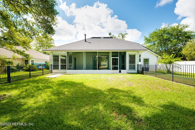 Building Photo - 171 Elmwood Dr