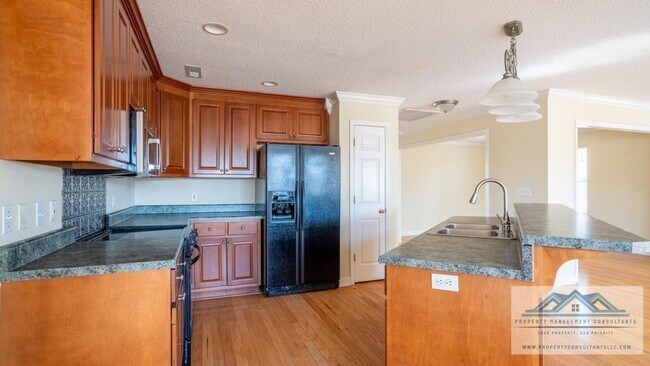 Building Photo - 5002 Blakemore Dr SE