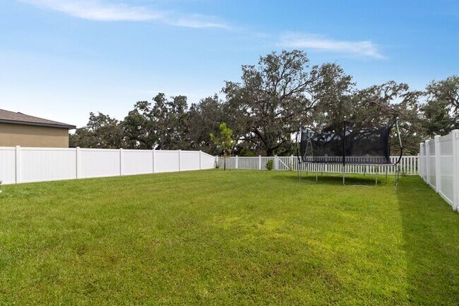 Building Photo - 4 Bed, 2.5 Bath Hidden Creek Home for Lease!