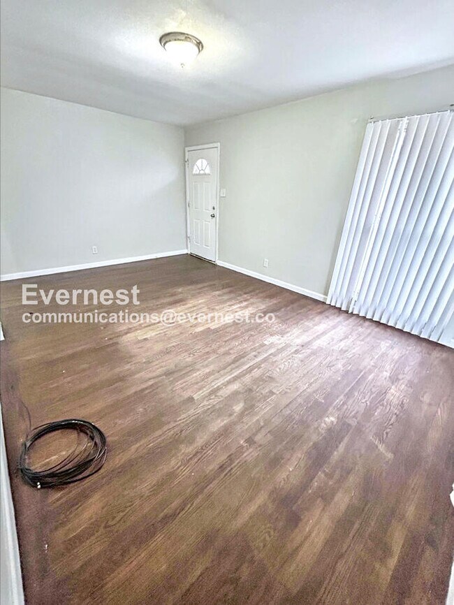 Building Photo - 5672 Parchester Dr