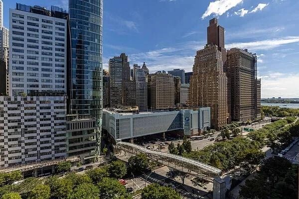 Building Photo - 200 Rector Pl