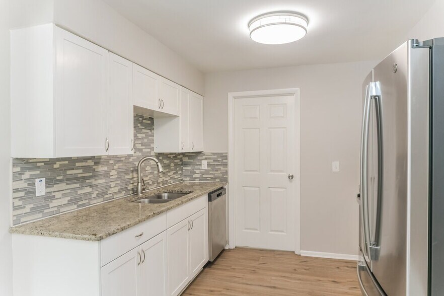 Building Photo - 309 Vaniman Ave