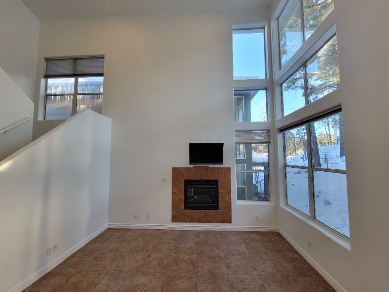 Building Photo - 1315 E Chubs Way