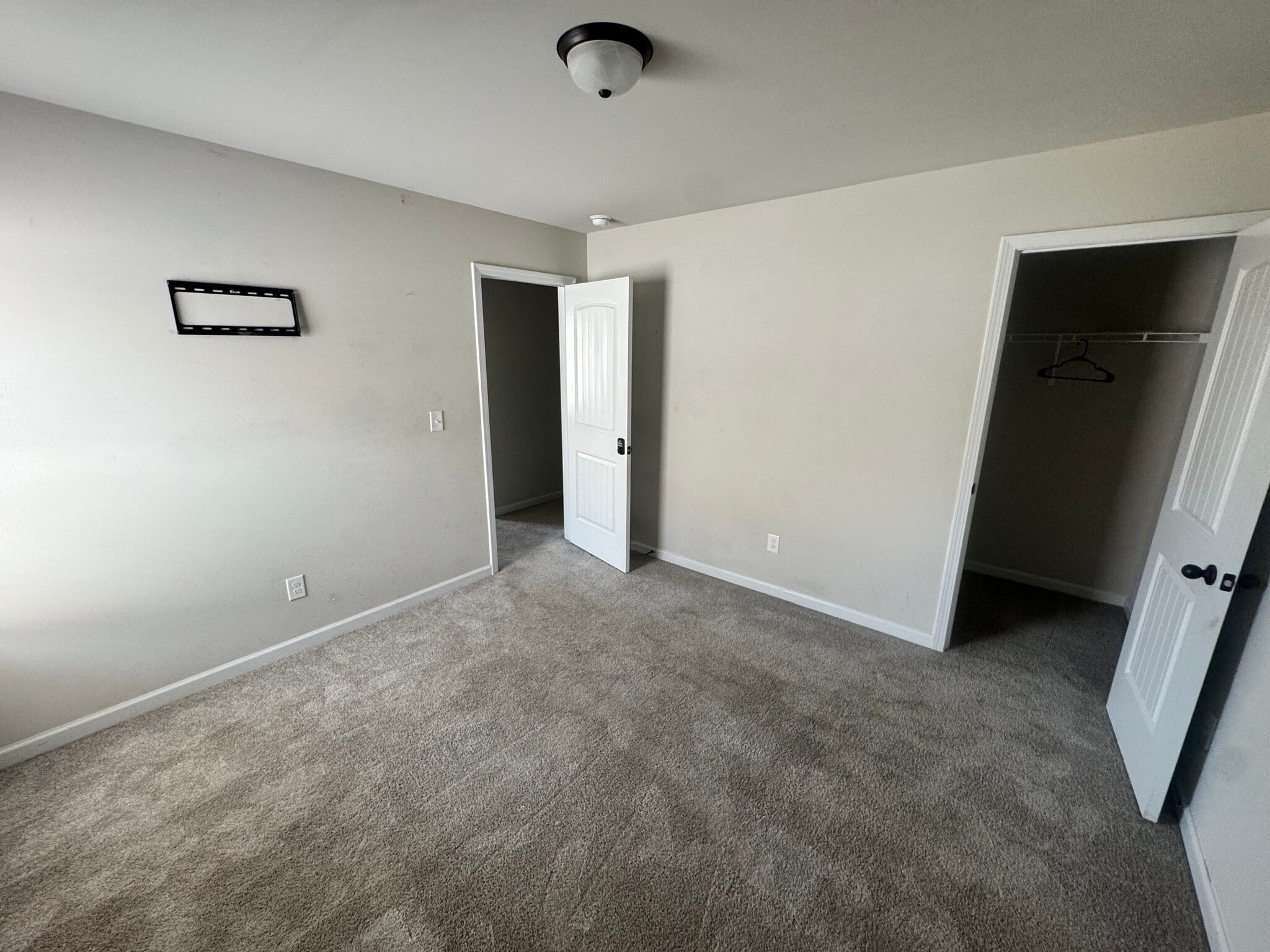 Building Photo - Room in House on Brightside Pkwy