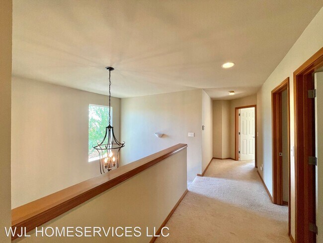 Building Photo - 4 br, 2.5 bath House - 17830 14th Ave W