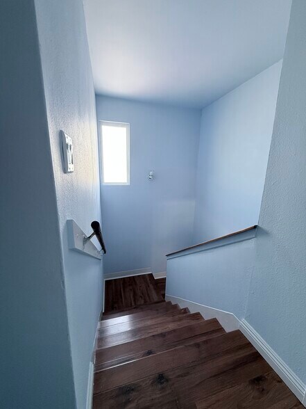 Building Photo - 6015 S Wilton Pl