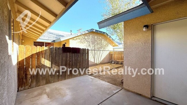 Building Photo - 15515 Rancherias Rd