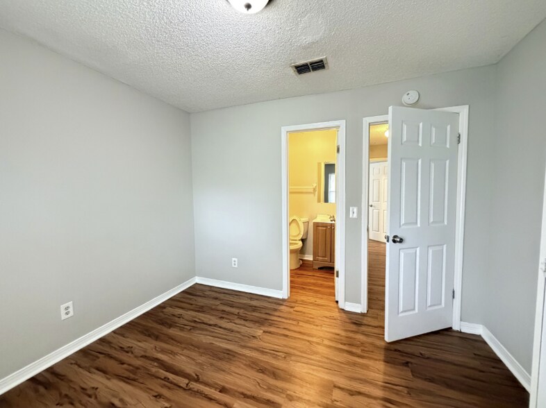 Building Photo - 6511 San Juan Ave