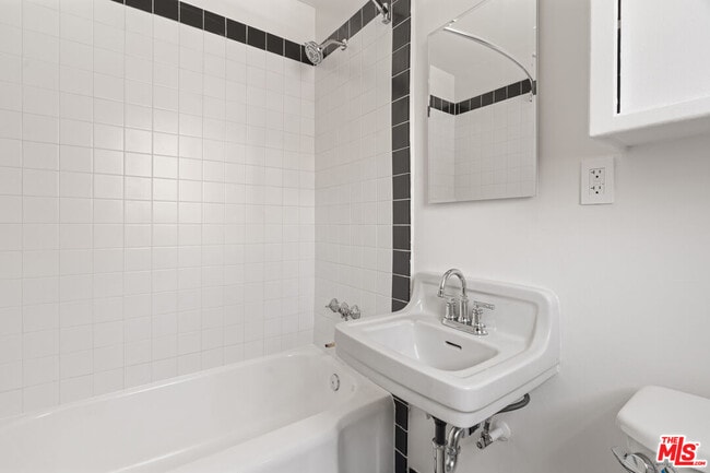 Building Photo - 148 S McCarty Dr