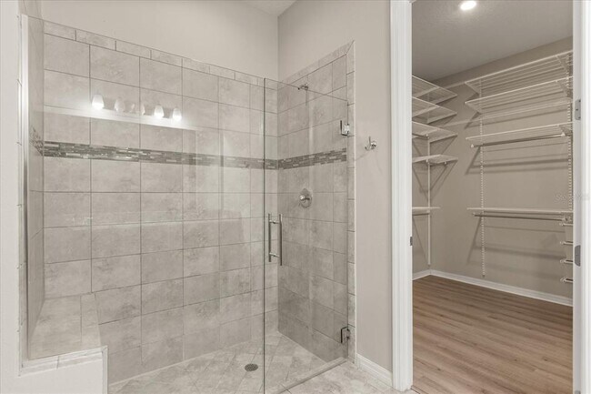 Building Photo - 1046 Grand Hilltop Dr
