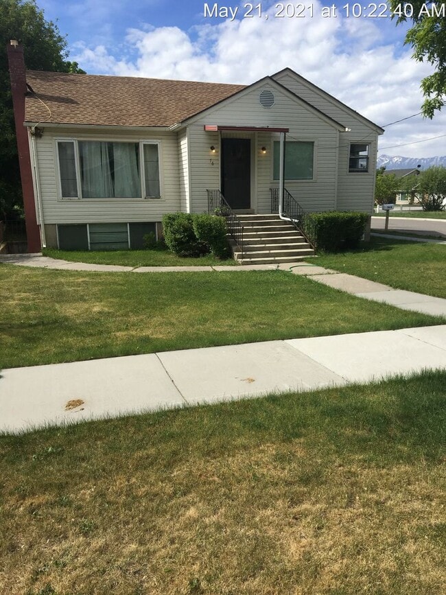 Primary Photo - 2 br house, on corner lot! Available in December