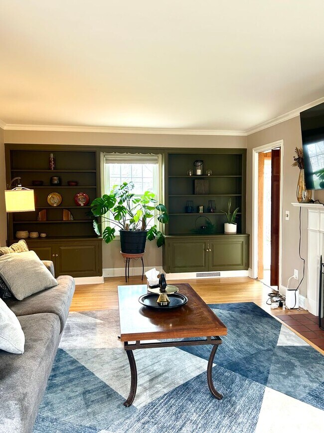 Building Photo - Brighton / Twelve Corners 3BR – Fully Furnished with Private Yard