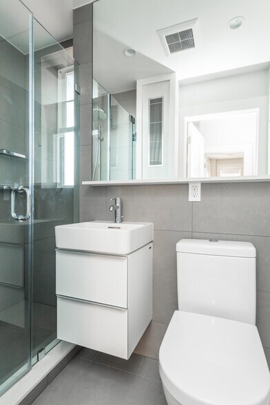 Building Photo - 17a Forest St. Unit 32