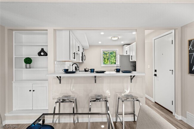 Building Photo - 21045 Southbend Cir