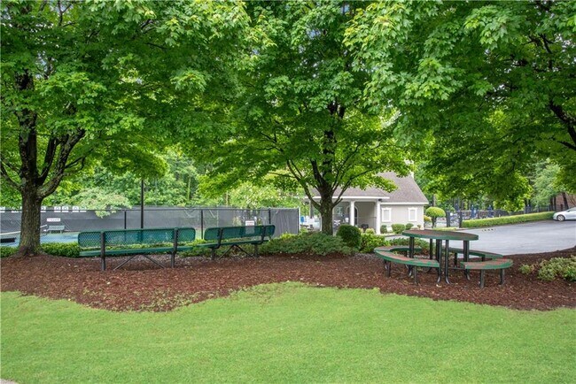 Building Photo - 4669 Ashford Club Dr