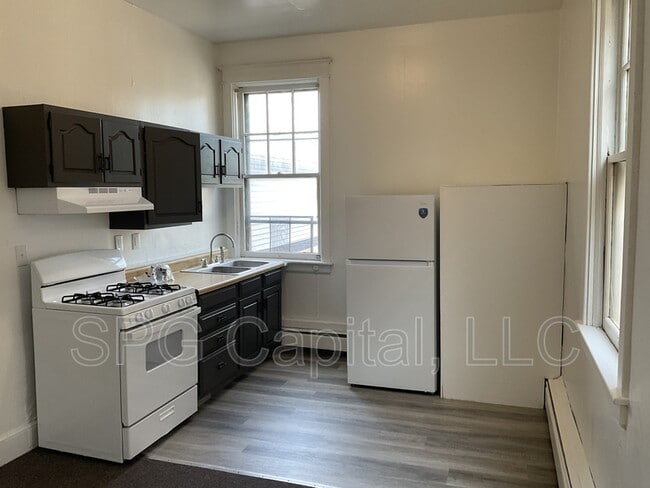 Building Photo - 51 Chambersburg St