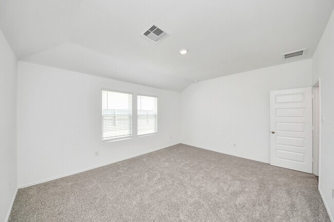 Building Photo - 2007 Woodlark Way