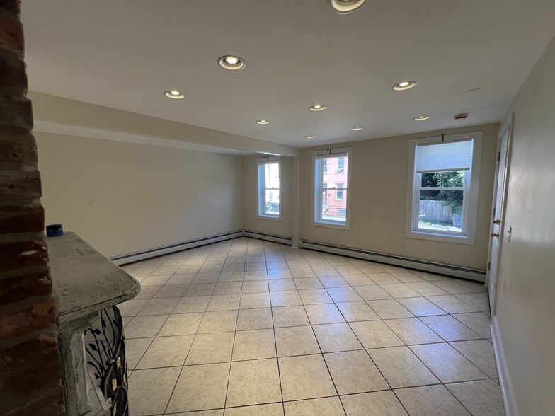Building Photo - 253 4th St