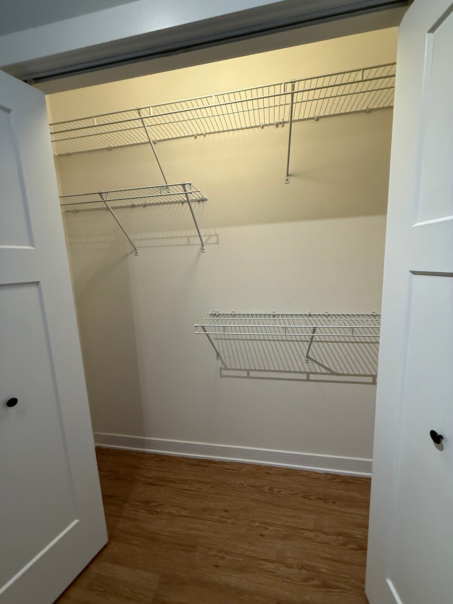 Building Photo - 2215 W Eastwood Ave