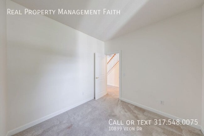 Building Photo - 10899 Veon Dr
