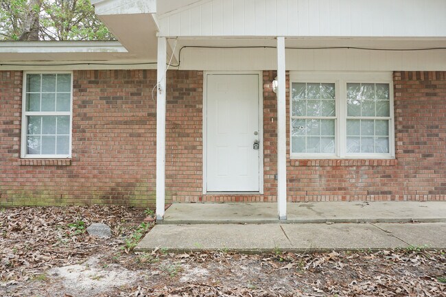 Building Photo - 6115 Willow Ln N