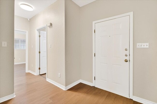 Building Photo - 3726 Sunnyville Dr