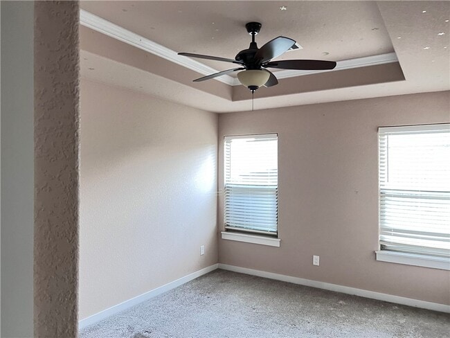 Building Photo - 431 Red Robin St