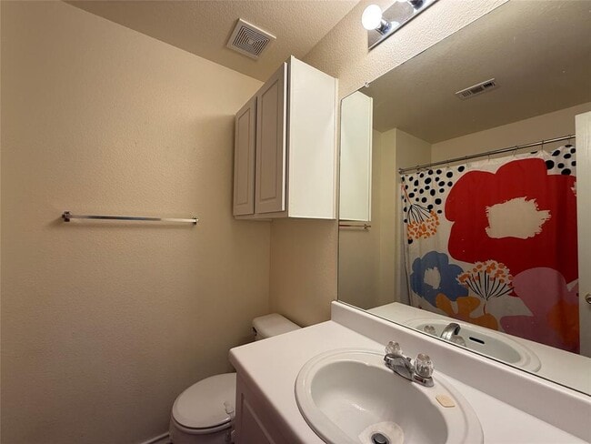 Building Photo - 316 Meadow Park Dr