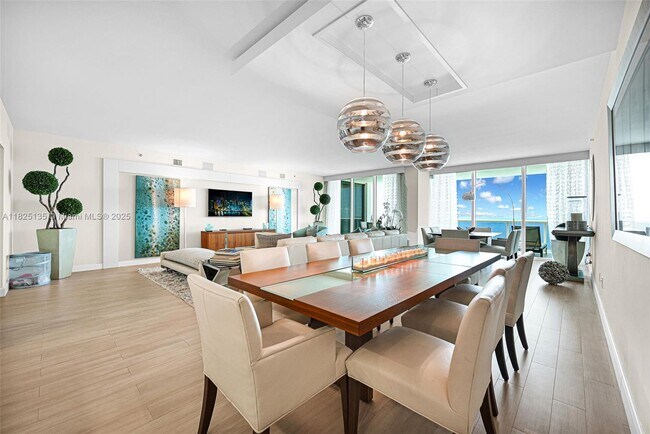 Building Photo - 2711 S Ocean Dr