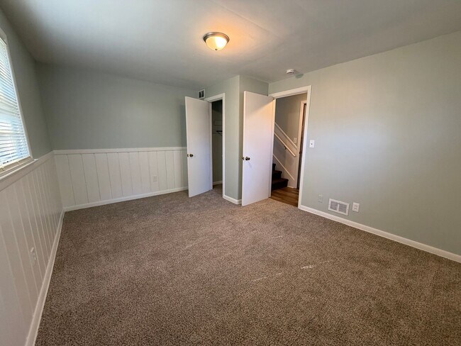 Building Photo - Charming Updated 3-Bedroom in the Heart of Alger Heights
