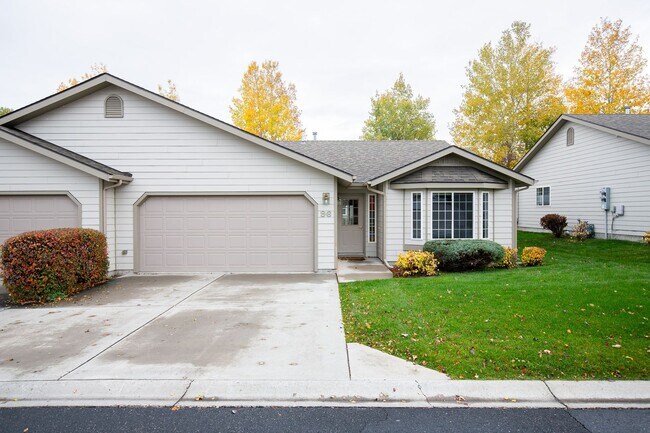 Building Photo - Centrally located Home with an Attached Garage