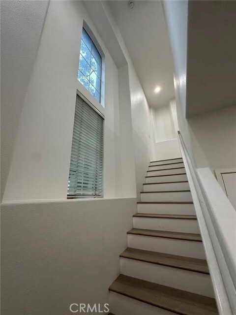 Building Photo - 7 Montara Dr