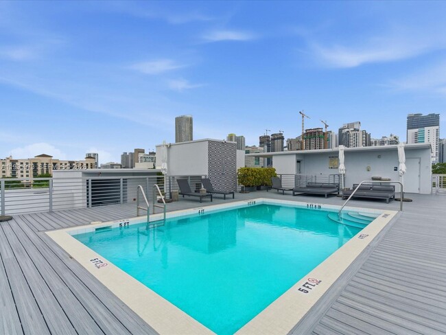 Building Photo - 529 SW 11th St