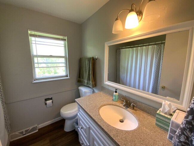 Building Photo - 4209 Defoe Dr