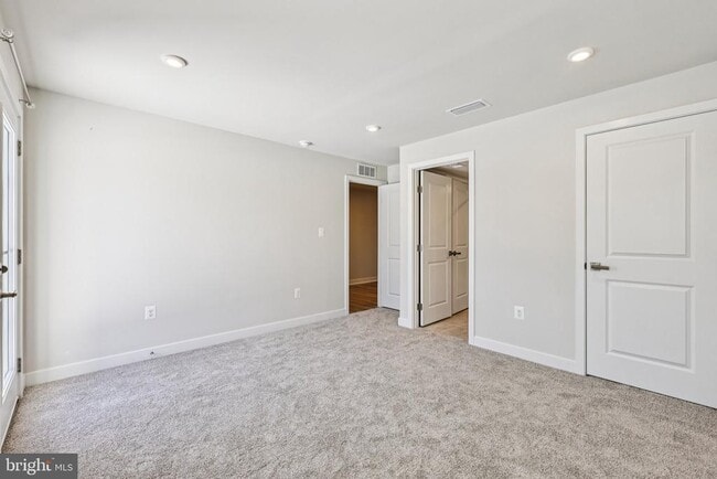 Building Photo - 9389 Edenderry Dr