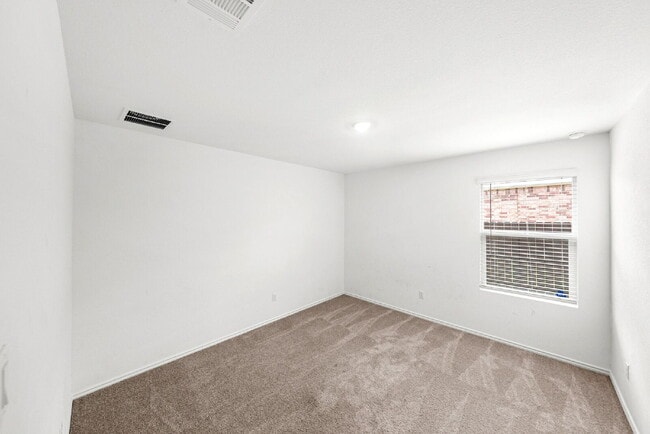 Building Photo - Ready NOW! Greenbelt Wooded Views