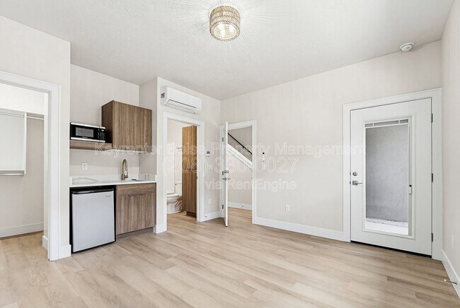 Building Photo - 4330 Greentrail