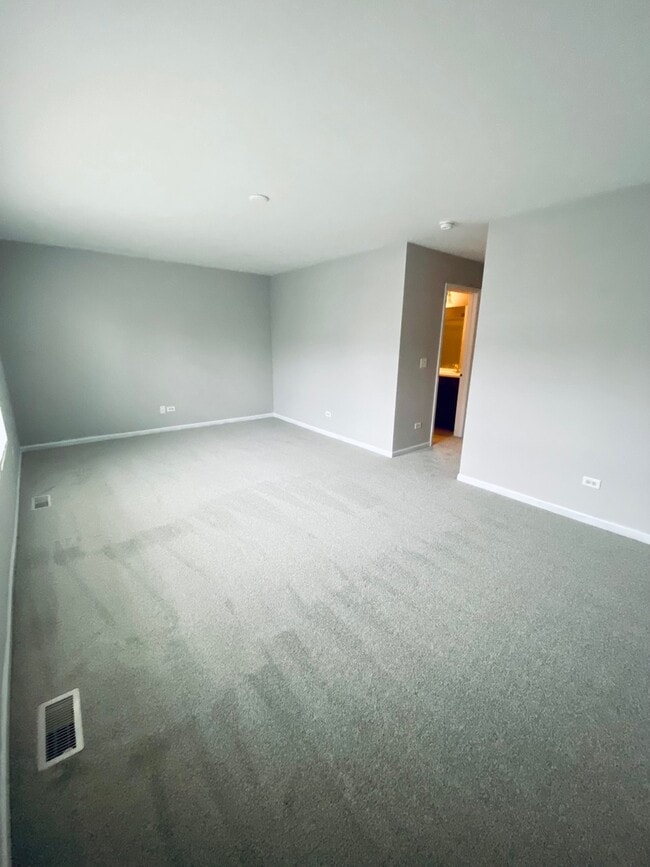 Building Photo - 337 Devoe Dr
