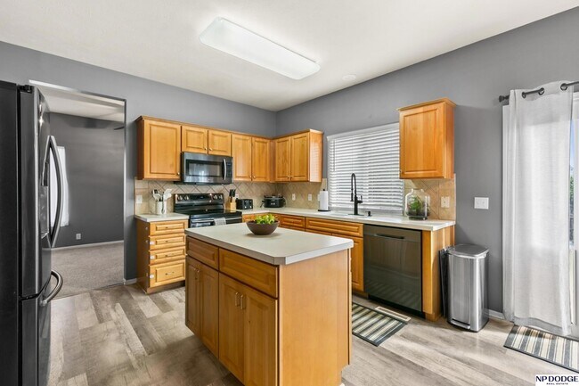Building Photo - 1104 Valleyview Dr