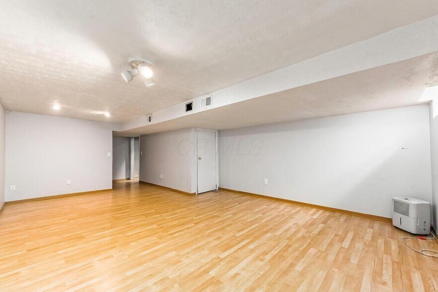 Building Photo - 114 E Ticonderoga Dr