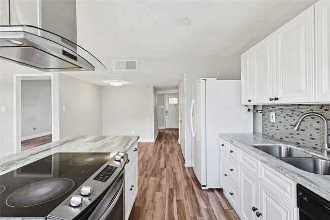 Building Photo - 17310 Nordway Dr