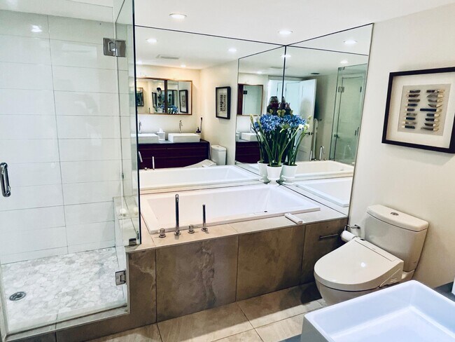 Building Photo - 5510 N Ocean Dr