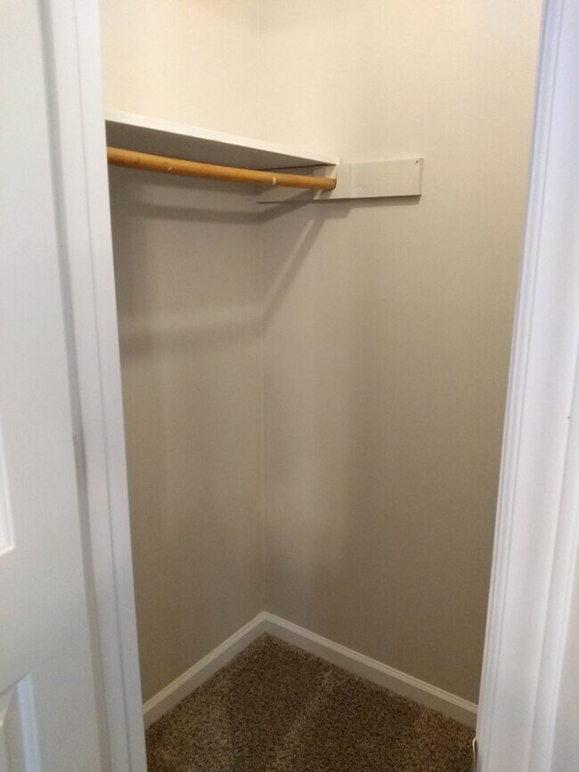 Building Photo - UPDATED & SPACIOUS 3 Bedroom 2 Bathroom home close to SHOPPING & FT BRAGG!!