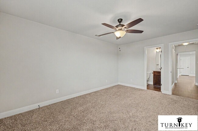 Building Photo - 158-160 Crossbow Ct