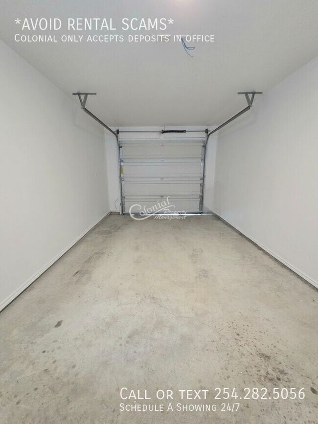 Building Photo - 3208 Stonewall Dr