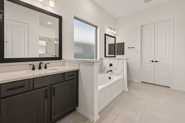 Building Photo - 506 Mandola Farms Dr