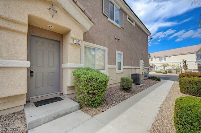 Building Photo - 4855 Double Down Dr