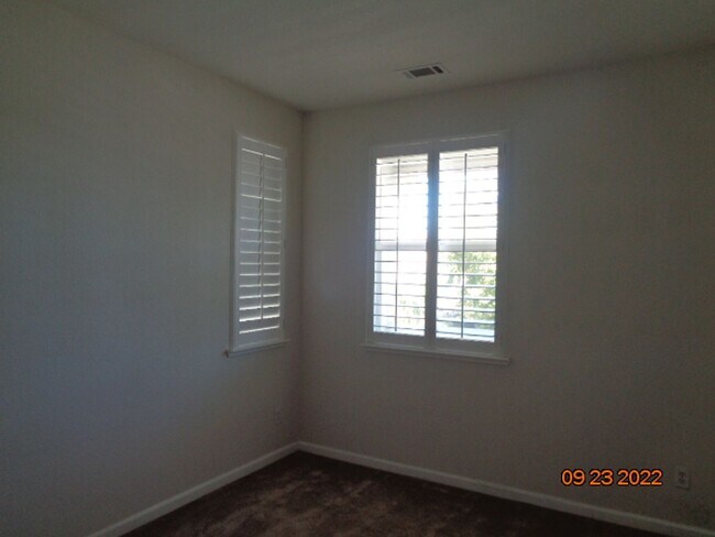 Building Photo - 1205 Valley Glen Dr