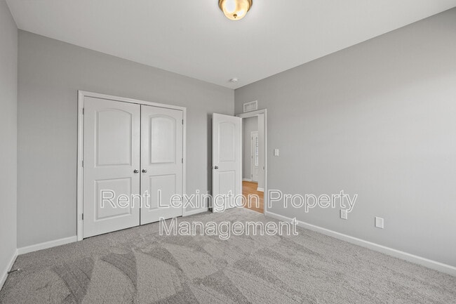 Building Photo - 105 Stepping Stone Path
