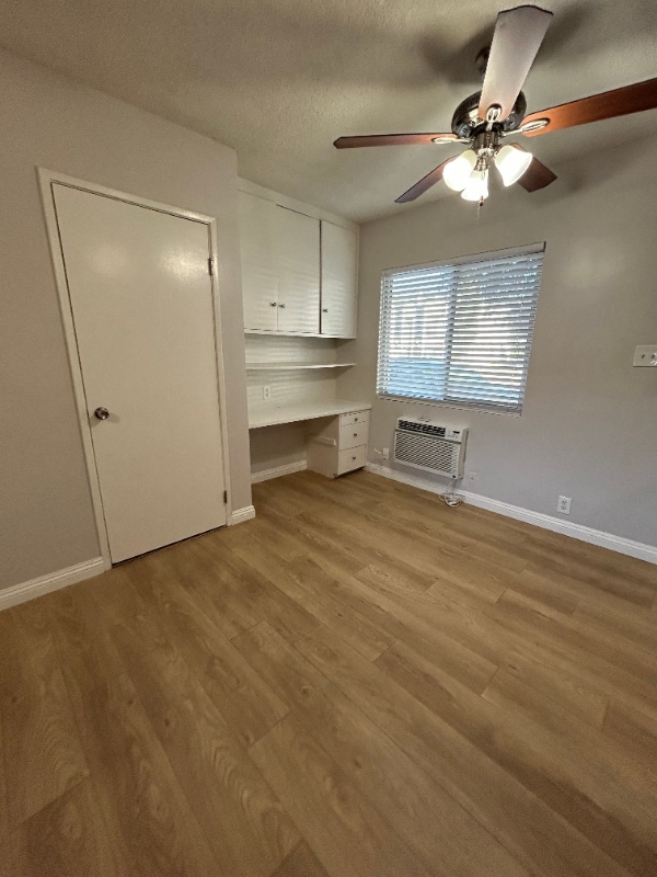 Building Photo - 409 N Los Robles Ave